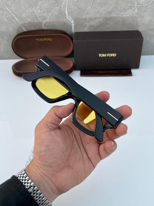 Tomford_4184_yellow